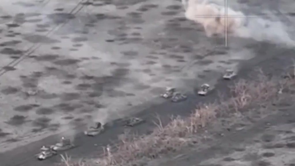 Zkáza u Avdijivky. Záběry z masivního útoku ruských tanků a obrněnců